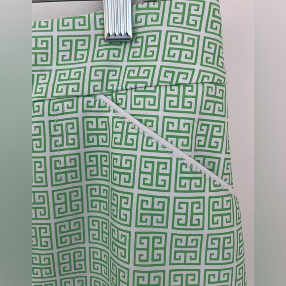 PETER MILLAR Athletic Golf Skort Pockets Wicking Green geometric print Size 8 - Picture 3 of 8
